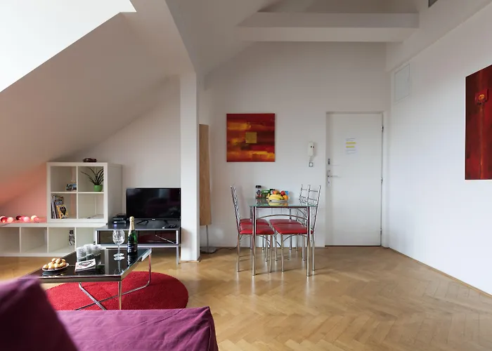 Letna Apartment *